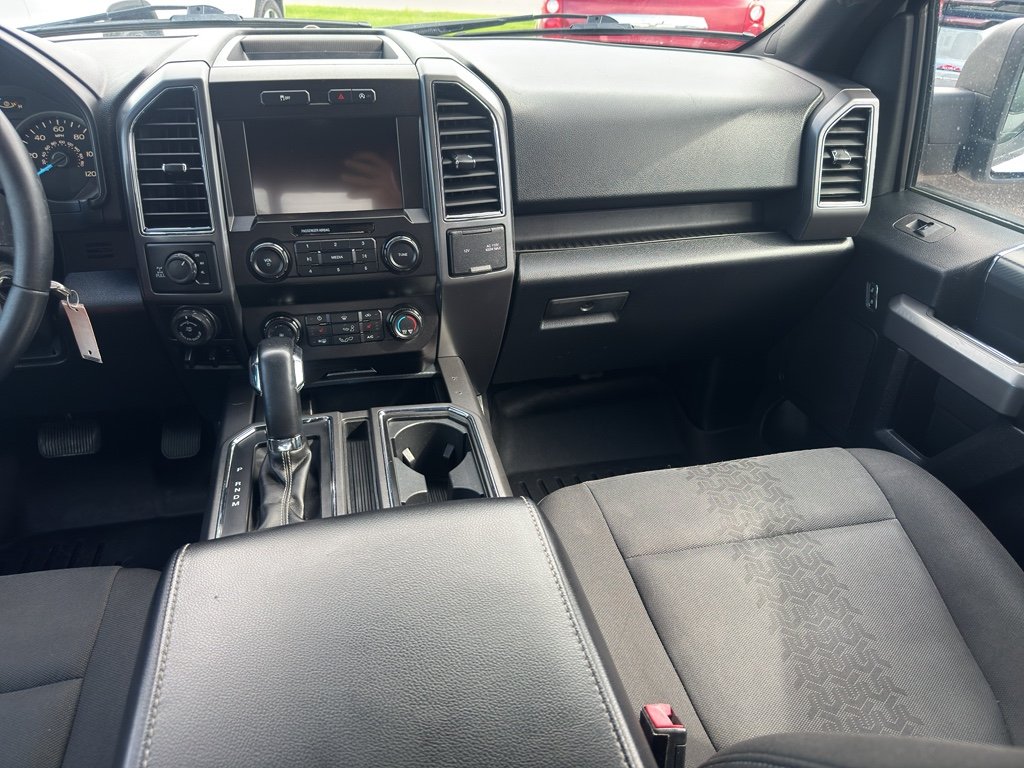 Used 2019 Oxford White Ford XLT image 21