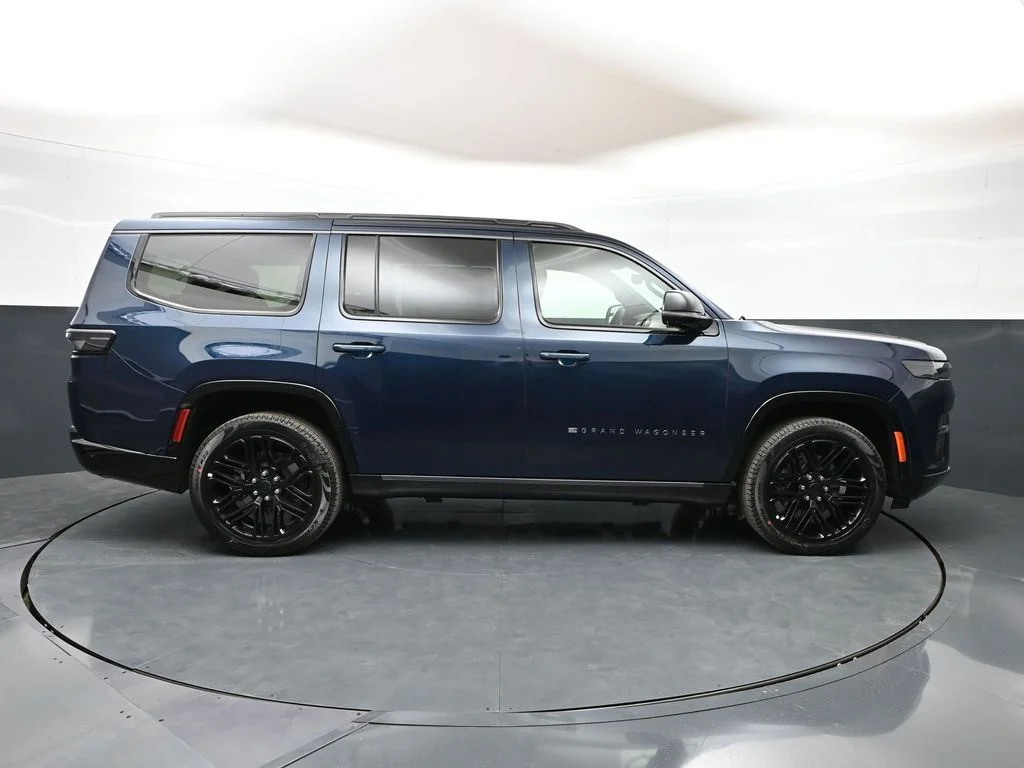 New 2026 Fathom Blue Pearl-Coat Exterior Paint (Late Availability) Jeep Limited Reserve image 4