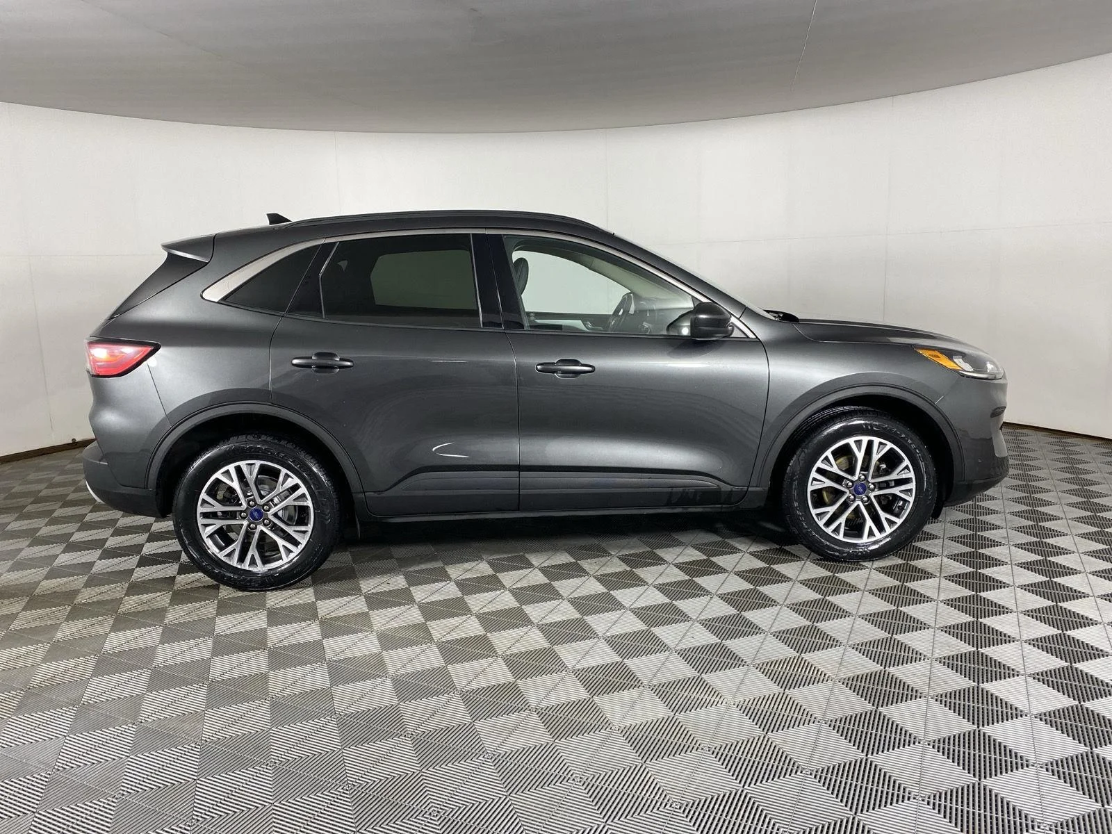 Used 2020 Magnetic Ford SEL image 8