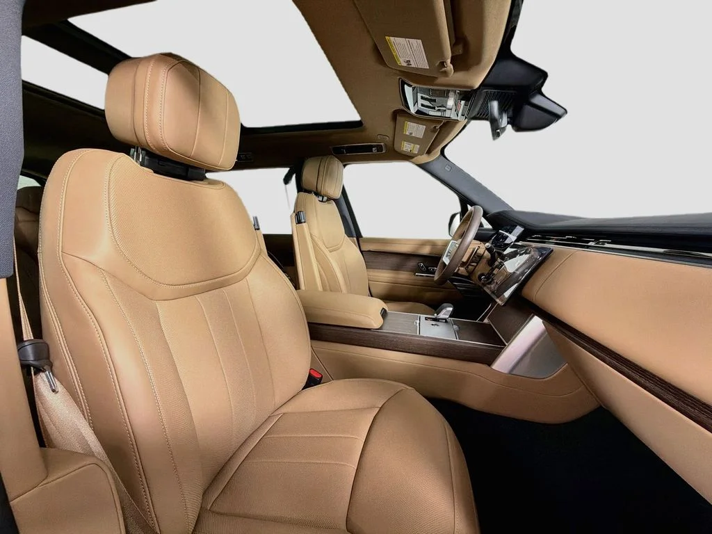 New 2026 Belgravia Green Land Rover SE 7 Seats image 30