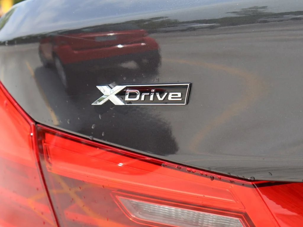 Used 2019 Gray BMW 530i xDrive image 9