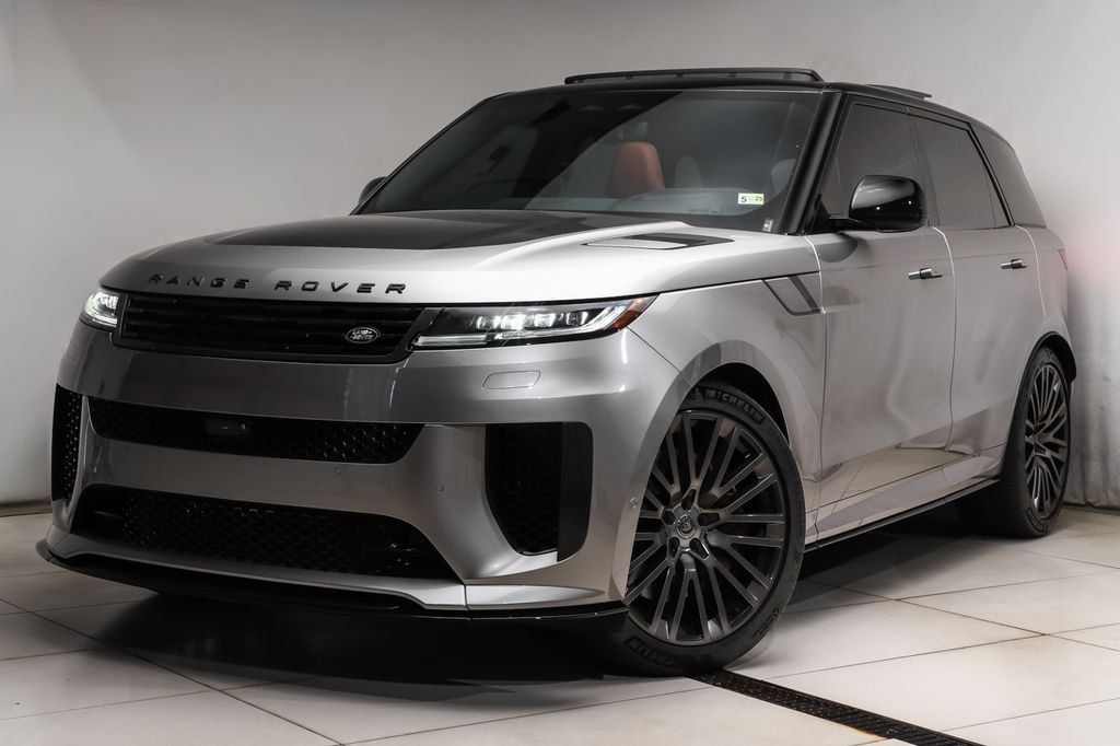 Used 2024  Land Rover SV Edition One Flux Silver image 17