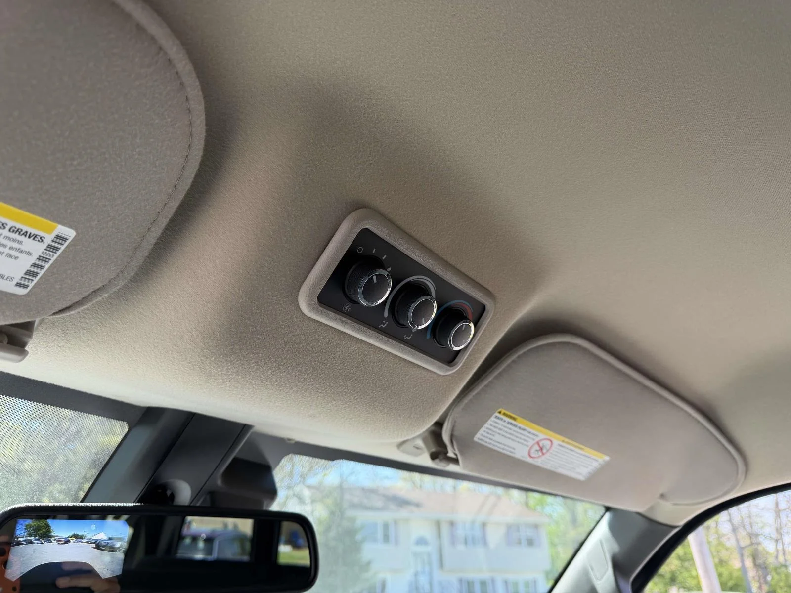 Used 2025 White GMC LT image 29