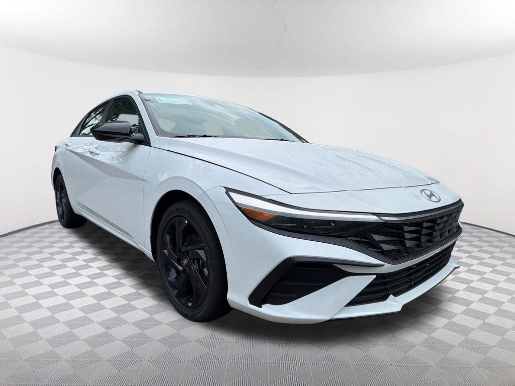 New 2026 White Hyundai SEL Sport image 3
