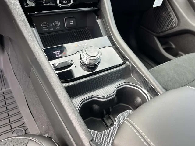 New 2026 Baltic Gray Metallic Clear-Coat Exterior Paint Jeep Altitude image 27