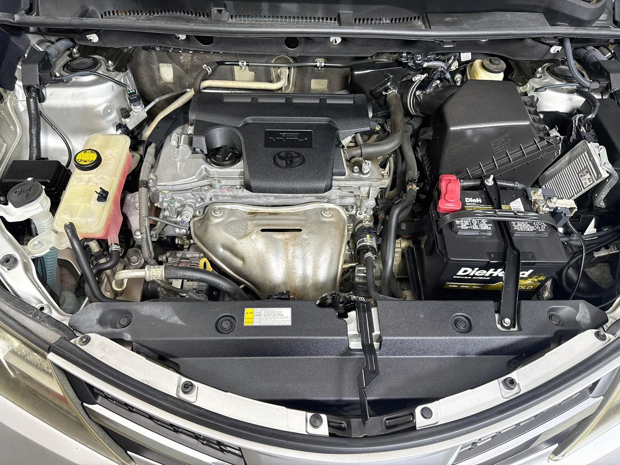 Used 2015 Classic Silver Metallic Toyota Limited image 29