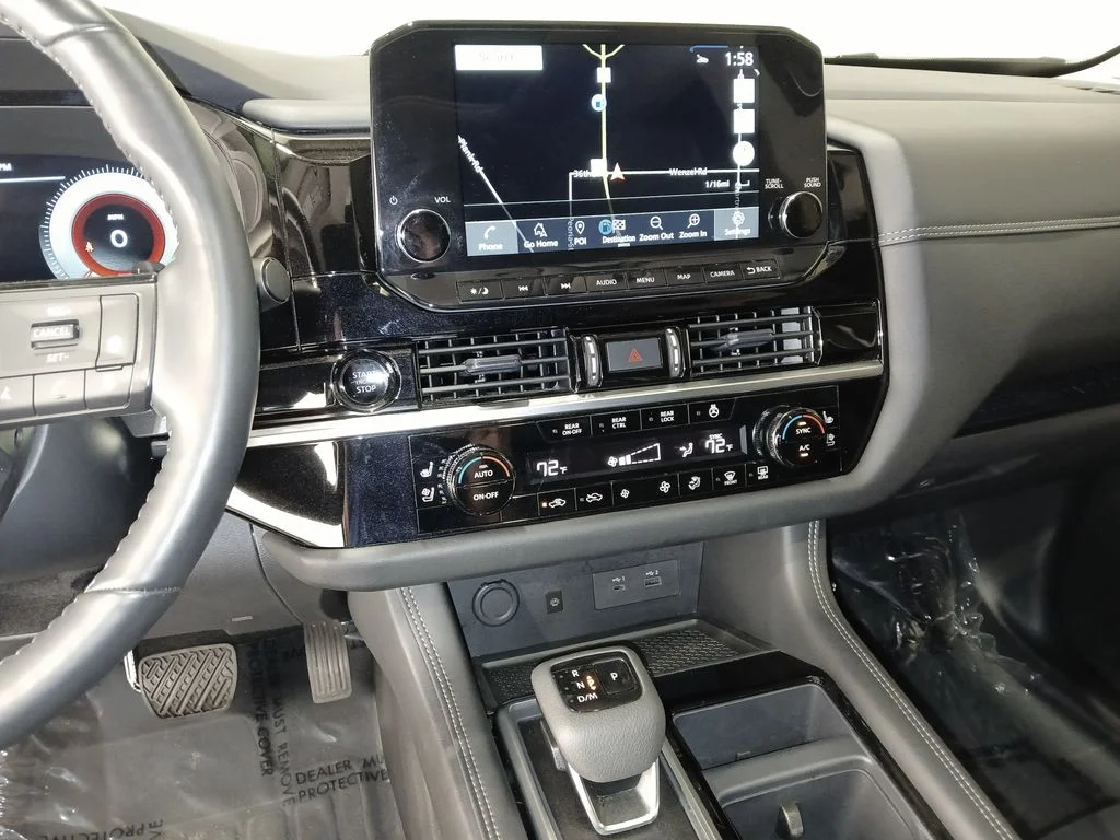 Used 2025 Gray Nissan Platinum image 21