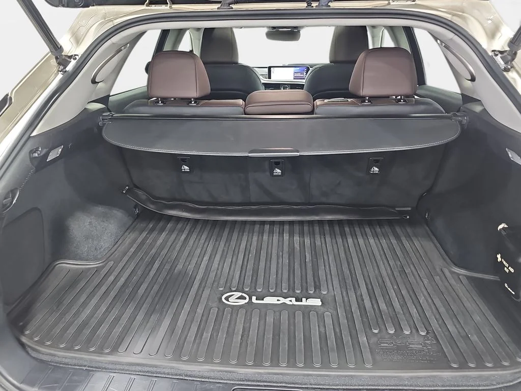 Used 2017 Beige Lexus 350 image 14