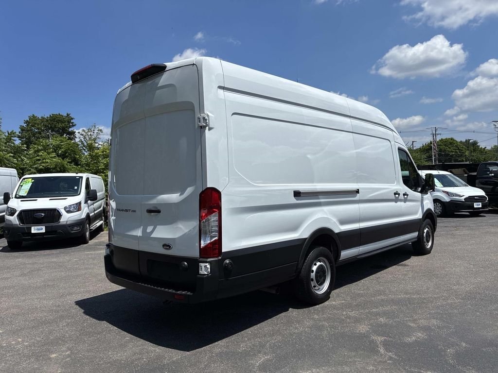 Used 2024  Ford Base image 7