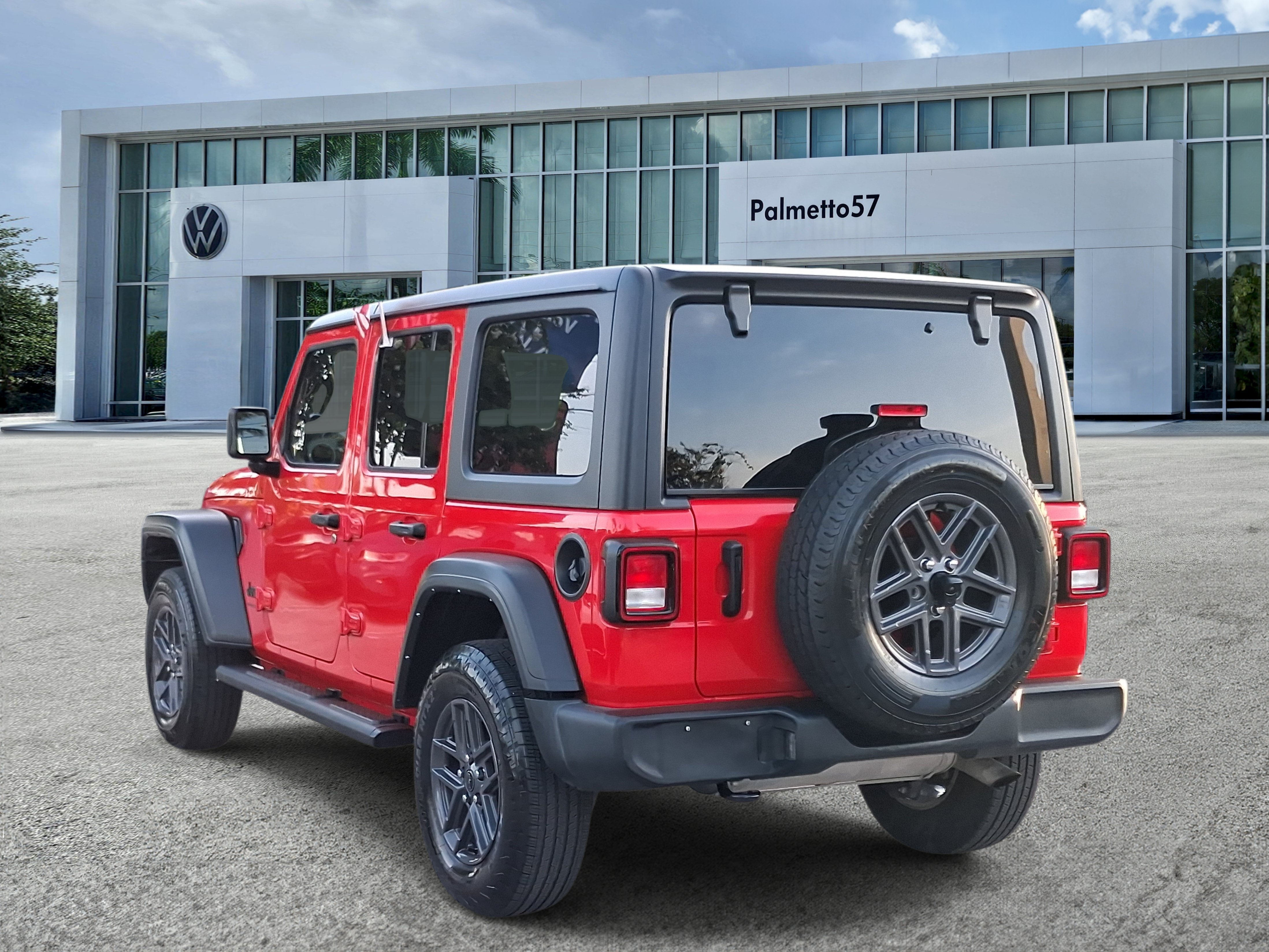 Used 2024 Red Jeep Sport S image 4