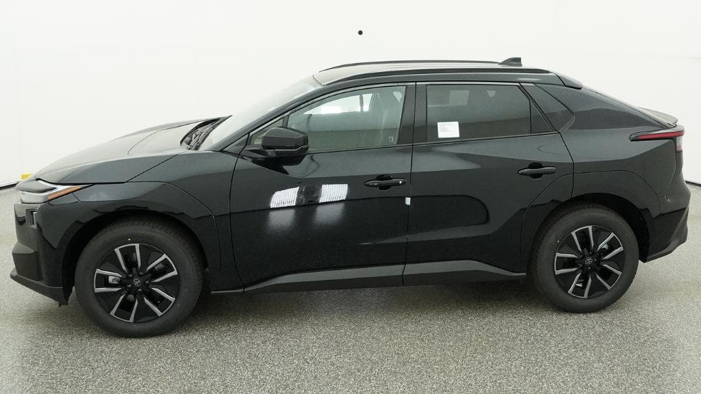 New 2026 Midnight Black Metallic Toyota XLE image 15