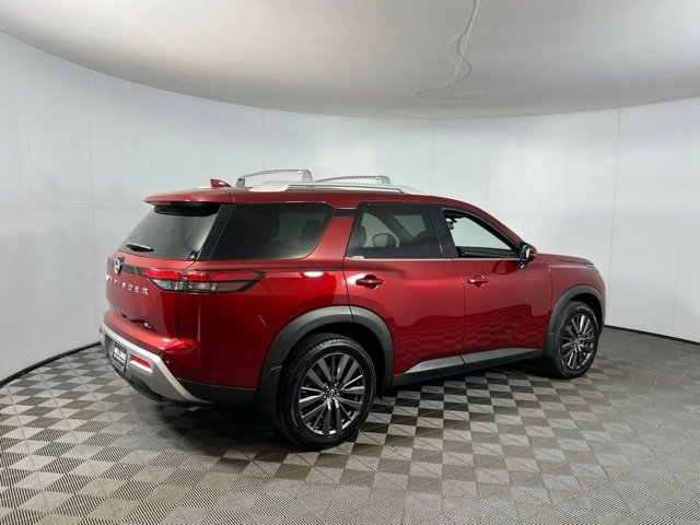 2022 Nissan Pathfinder SL photo 3