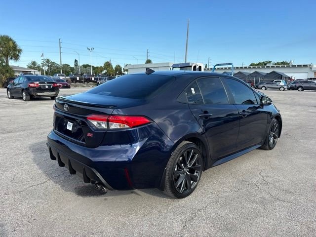 Used 2025  Toyota SE image 3