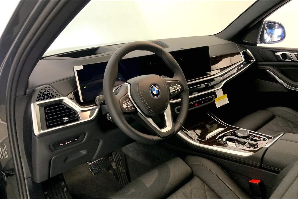 New 2026 Dravit Grey Metallic BMW  image 4