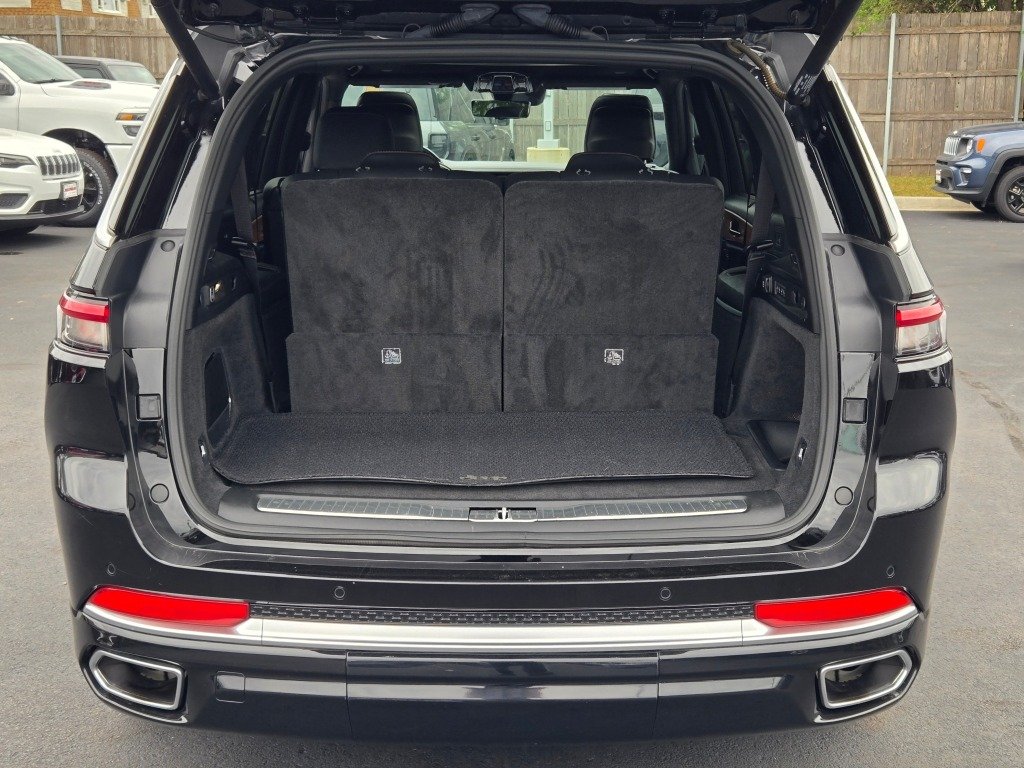 Used 2021 Black Jeep Summit image 15