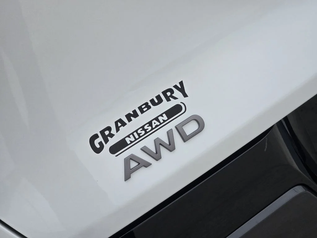 New 2026 Everest White Pearl TriCoat Nissan Platinum image 10
