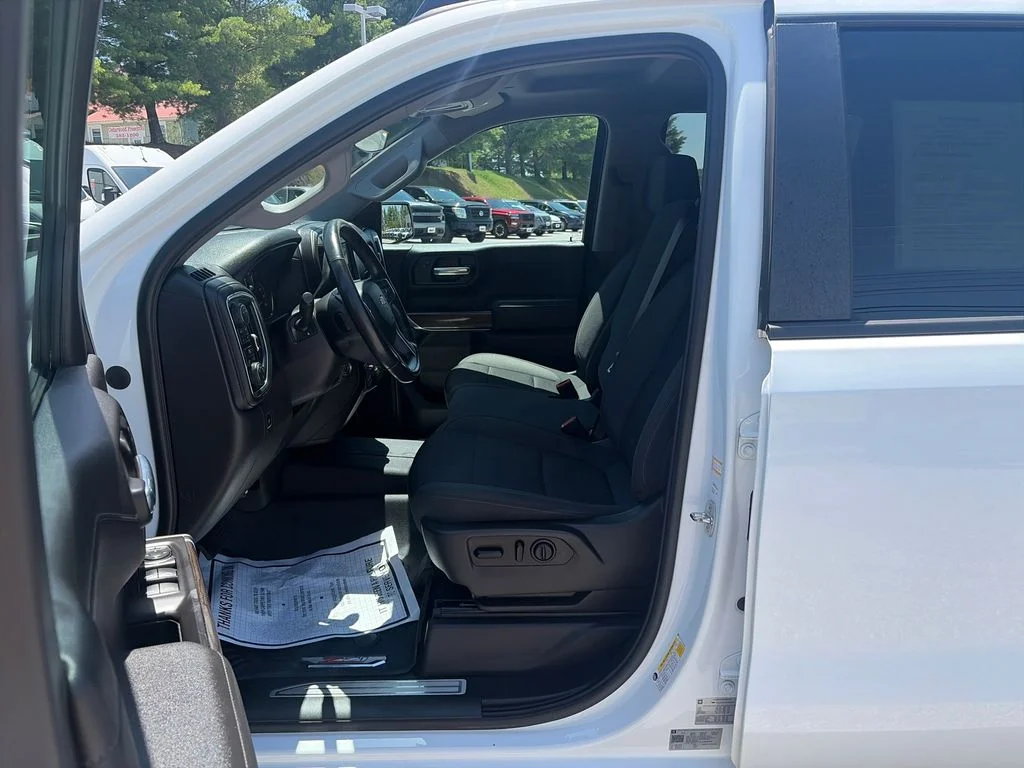 Used 2020 White Chevrolet LT image 10