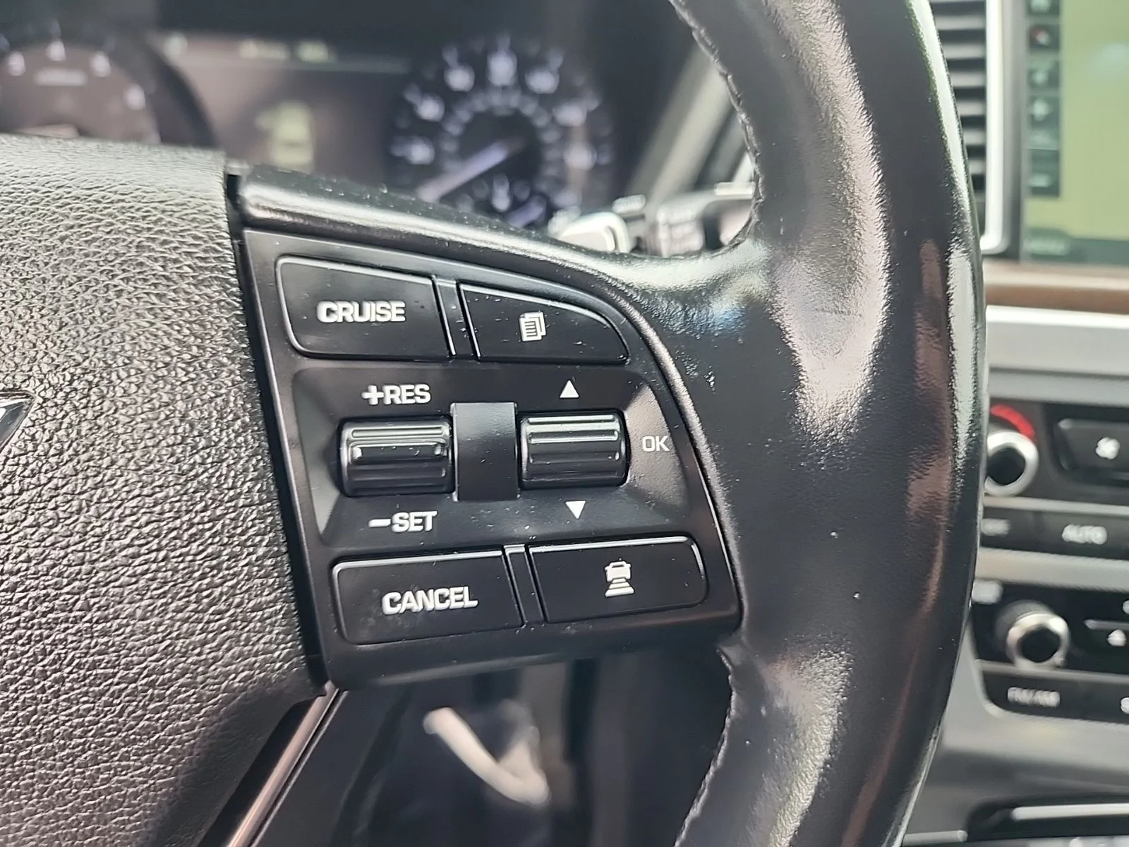 Used 2018 Black Genesis 3.8 image 21