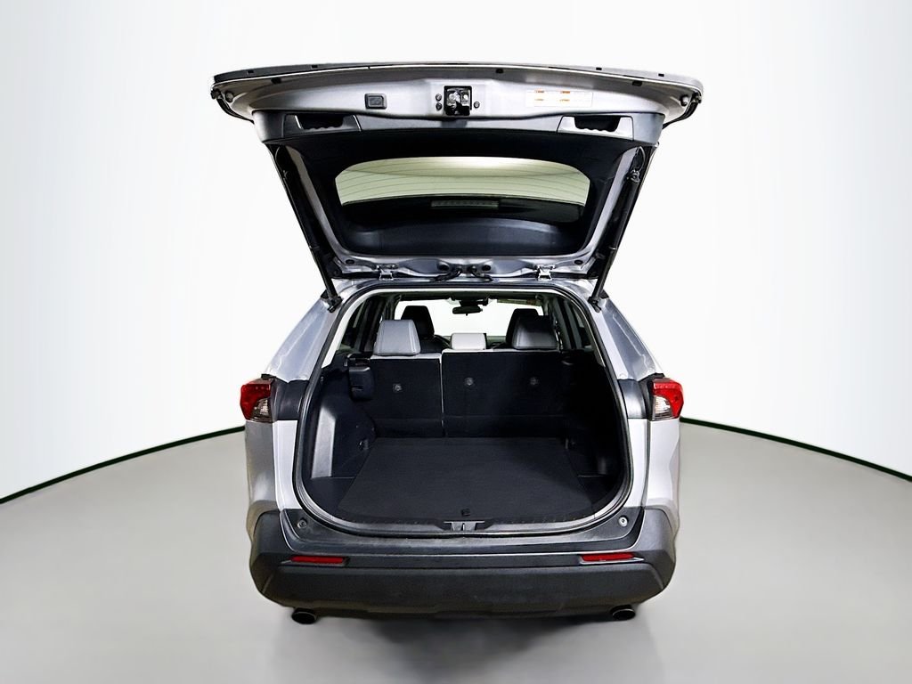 Used 2021 Silver Sky Metallic Toyota XLE Premium image 25