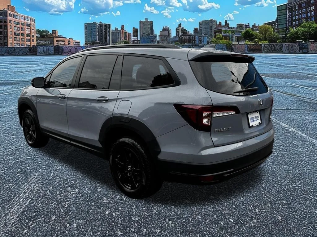 Certified Used 2022 Sonic Gray Pearl Honda TrailSport image 2