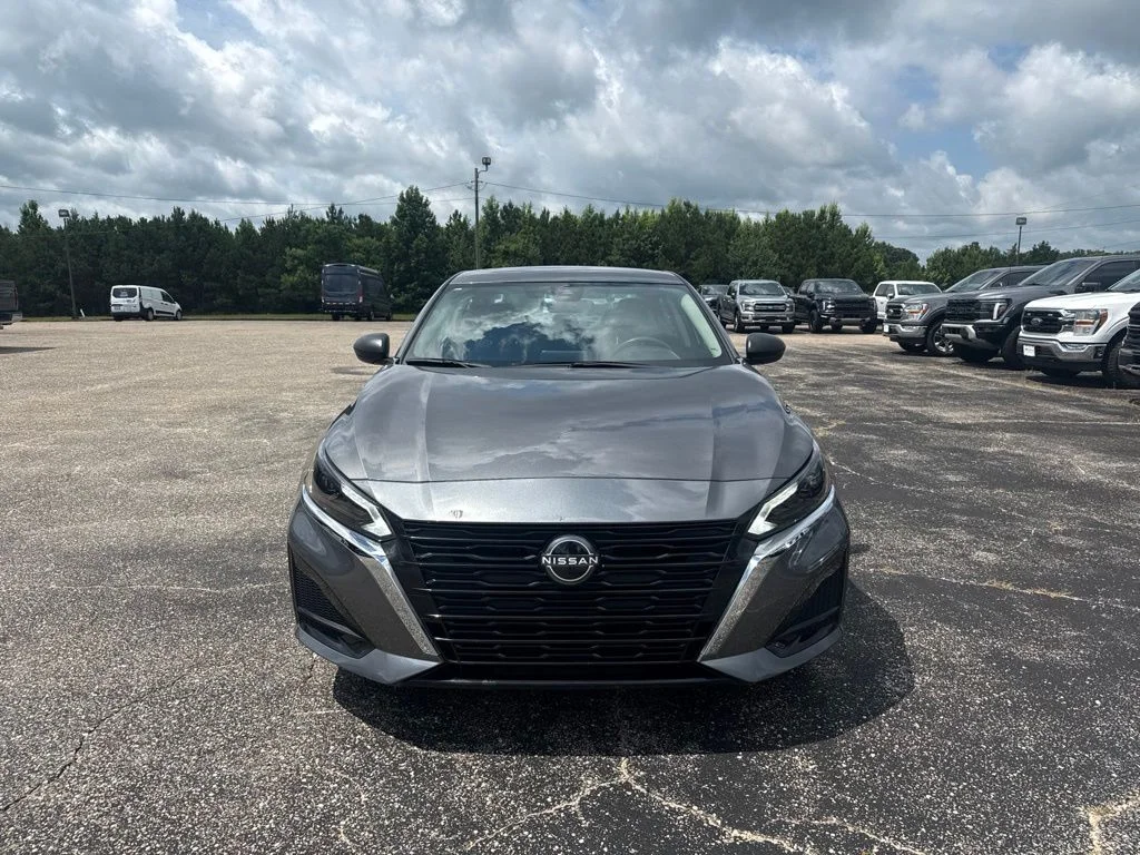 Used 2025 Gray Nissan 2.5 SV image 16