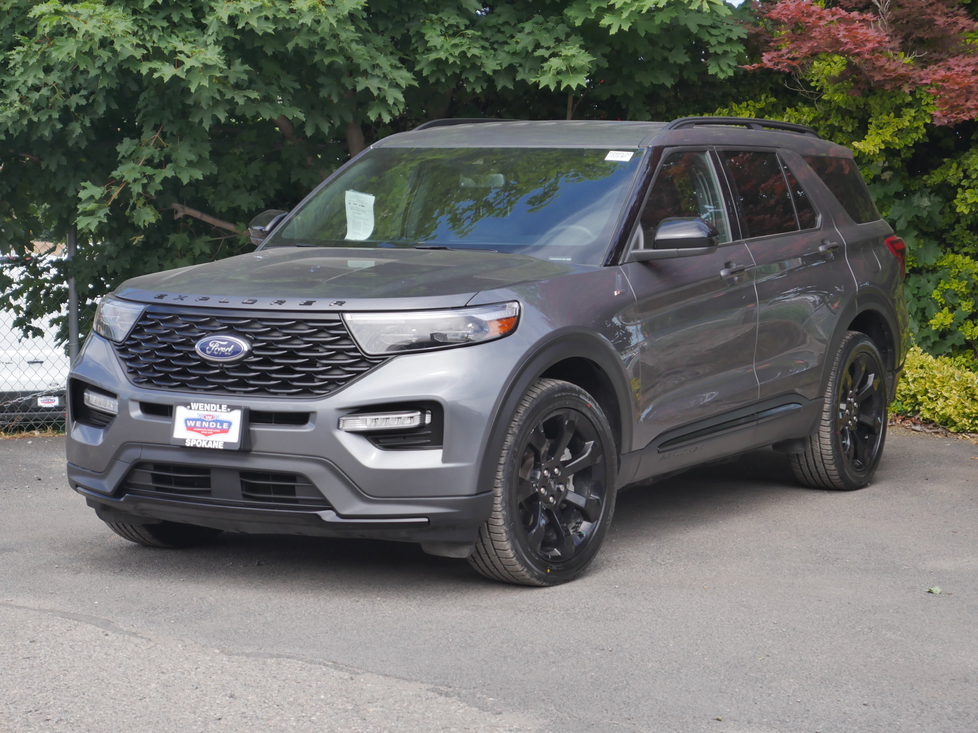 Certified Used 2023 Gray Ford ST-Line image 2