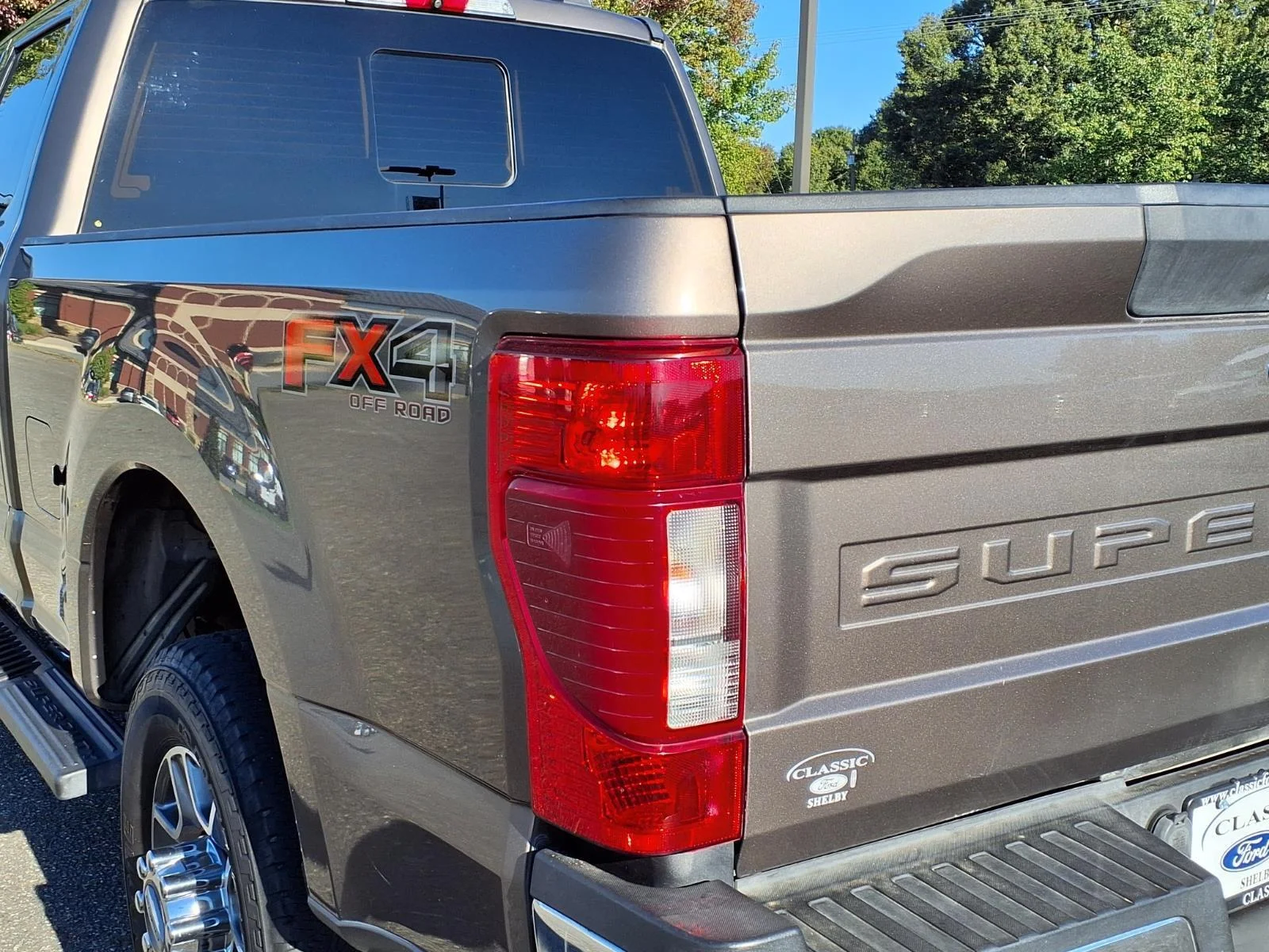 Used 2021 Stone Gray Metallic Ford LARIAT image 18