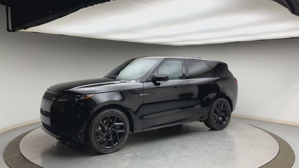 New 2026 Santorini Black Land Rover Dynamic SE image 6