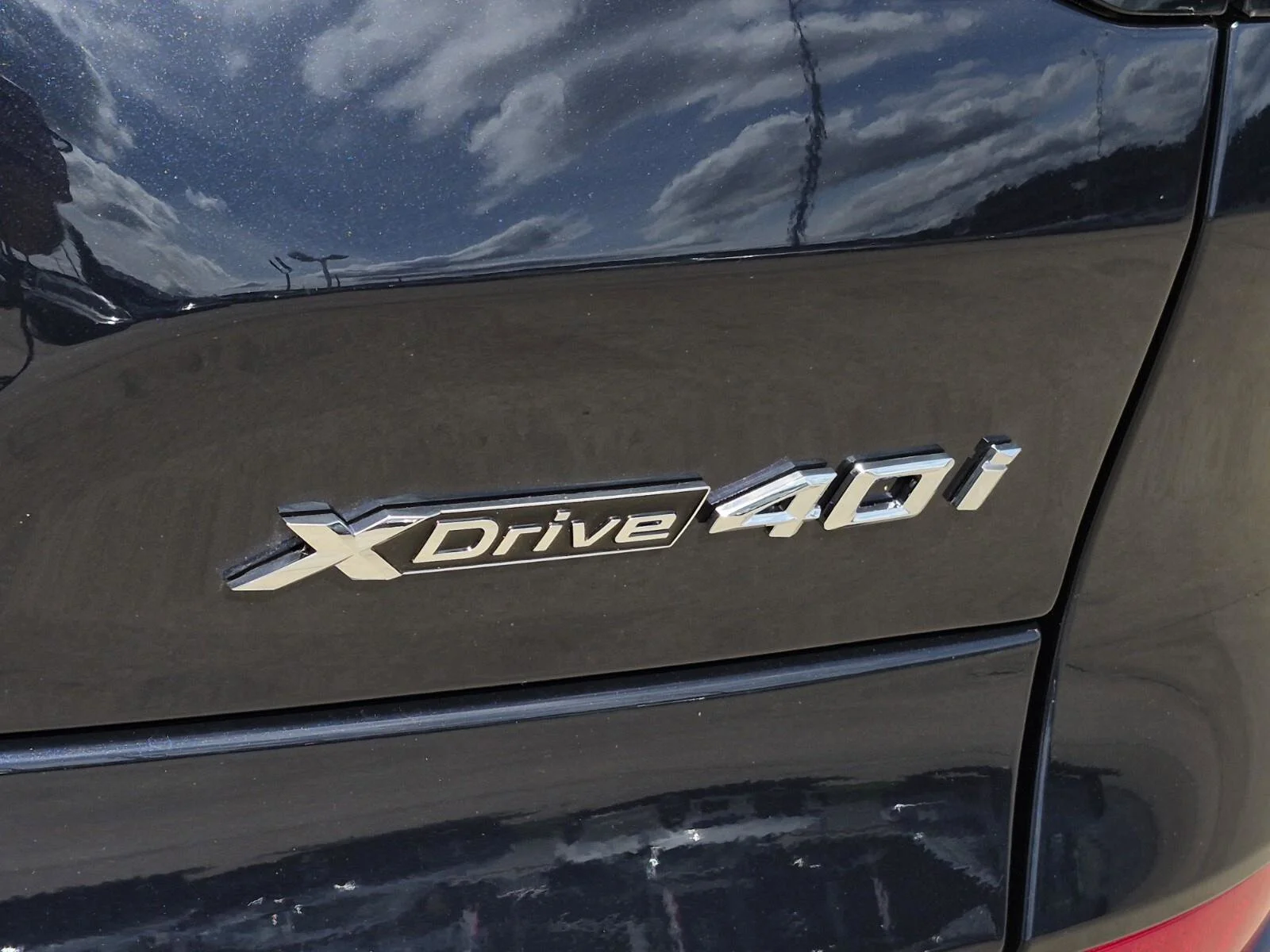 New 2026 Carbon Black Metallic BMW xDrive40i image 8
