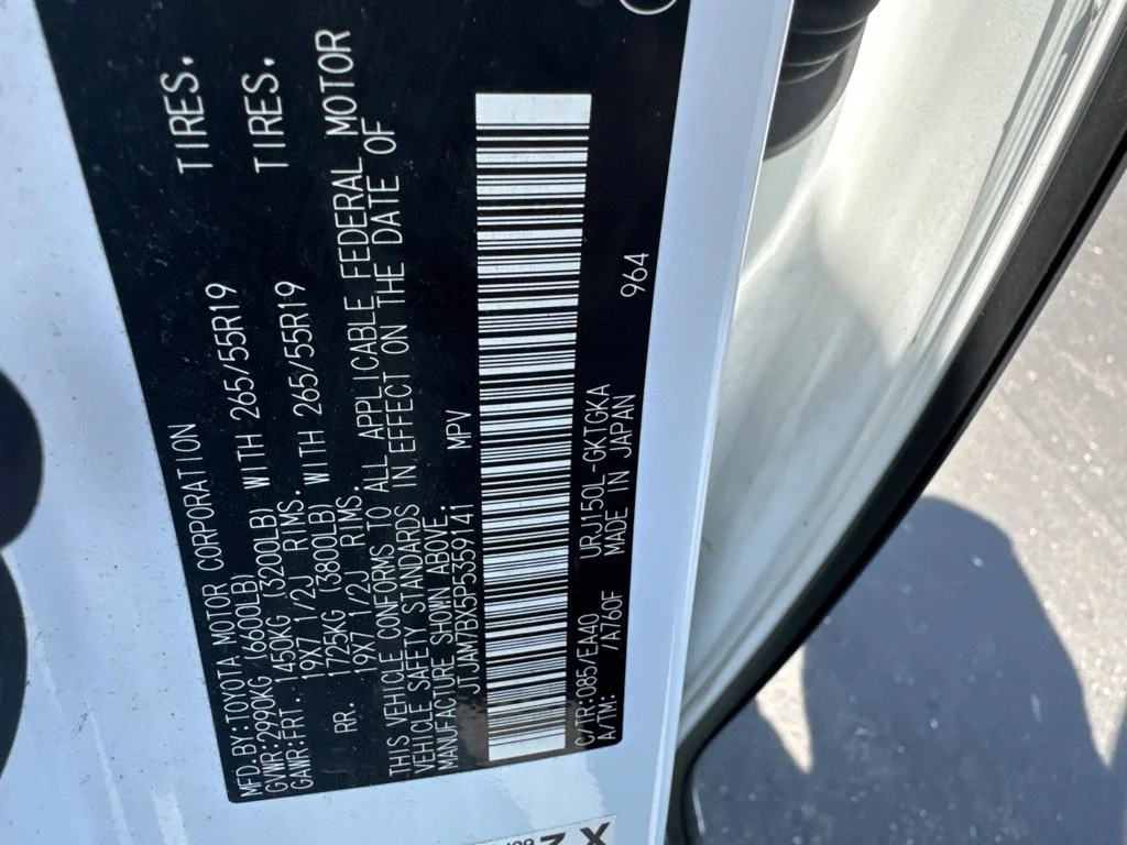 Certified Used 2023 White Pearl Lexus 460 image 5