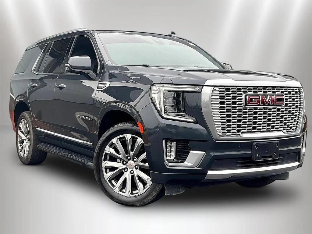 Used 2021 Hunter Green GMC Denali image 3