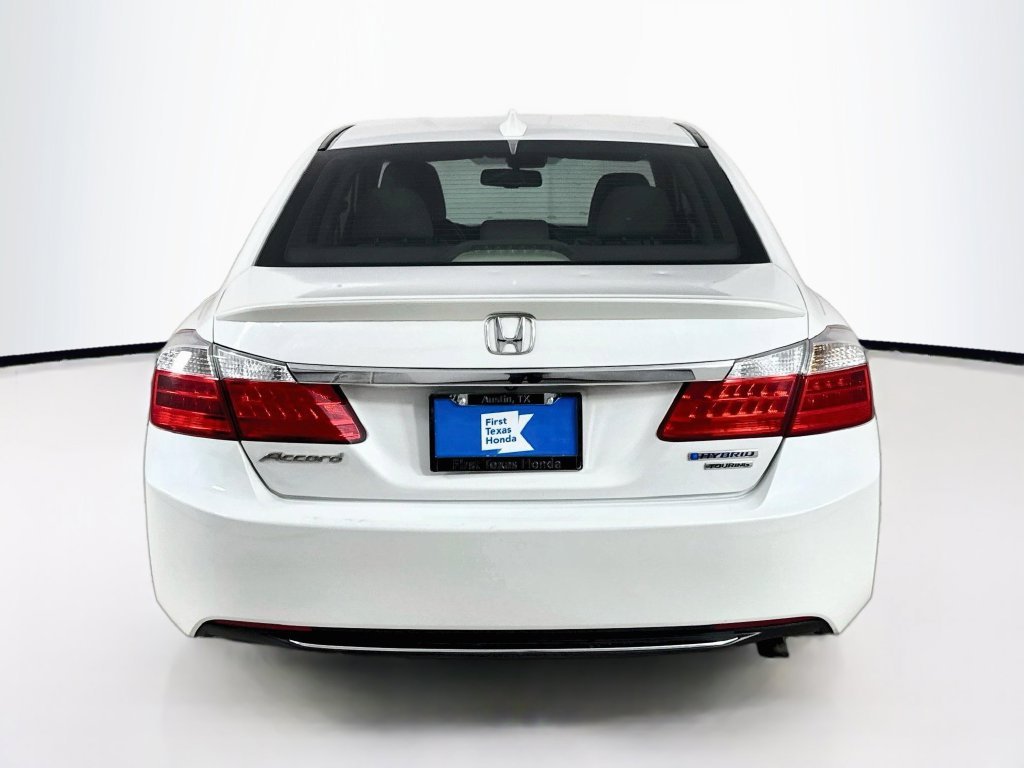 Used 2015 White Orchid Pearl Honda Touring image 6
