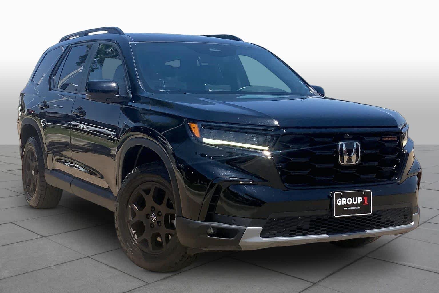 Certified Used 2025 Crystal Black Pearl Honda TrailSport image 3