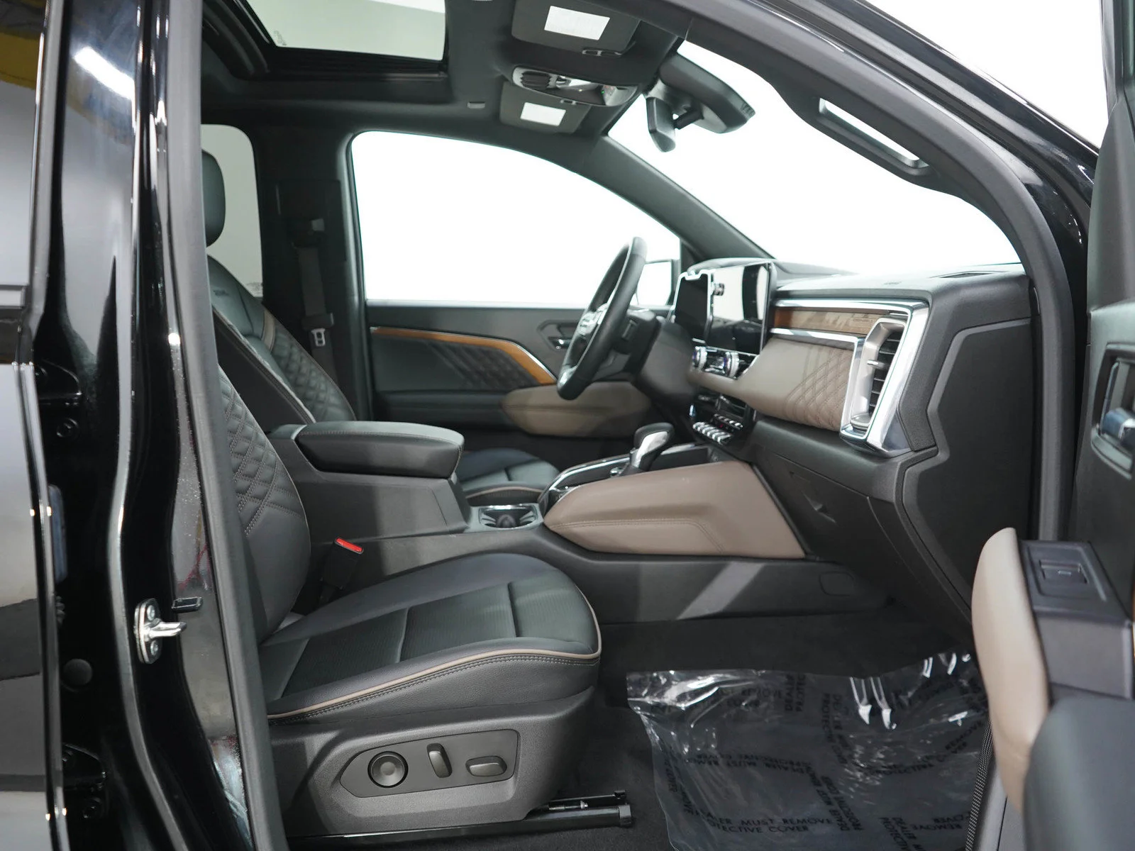 Used 2024 Onyx Black GMC Denali image 11