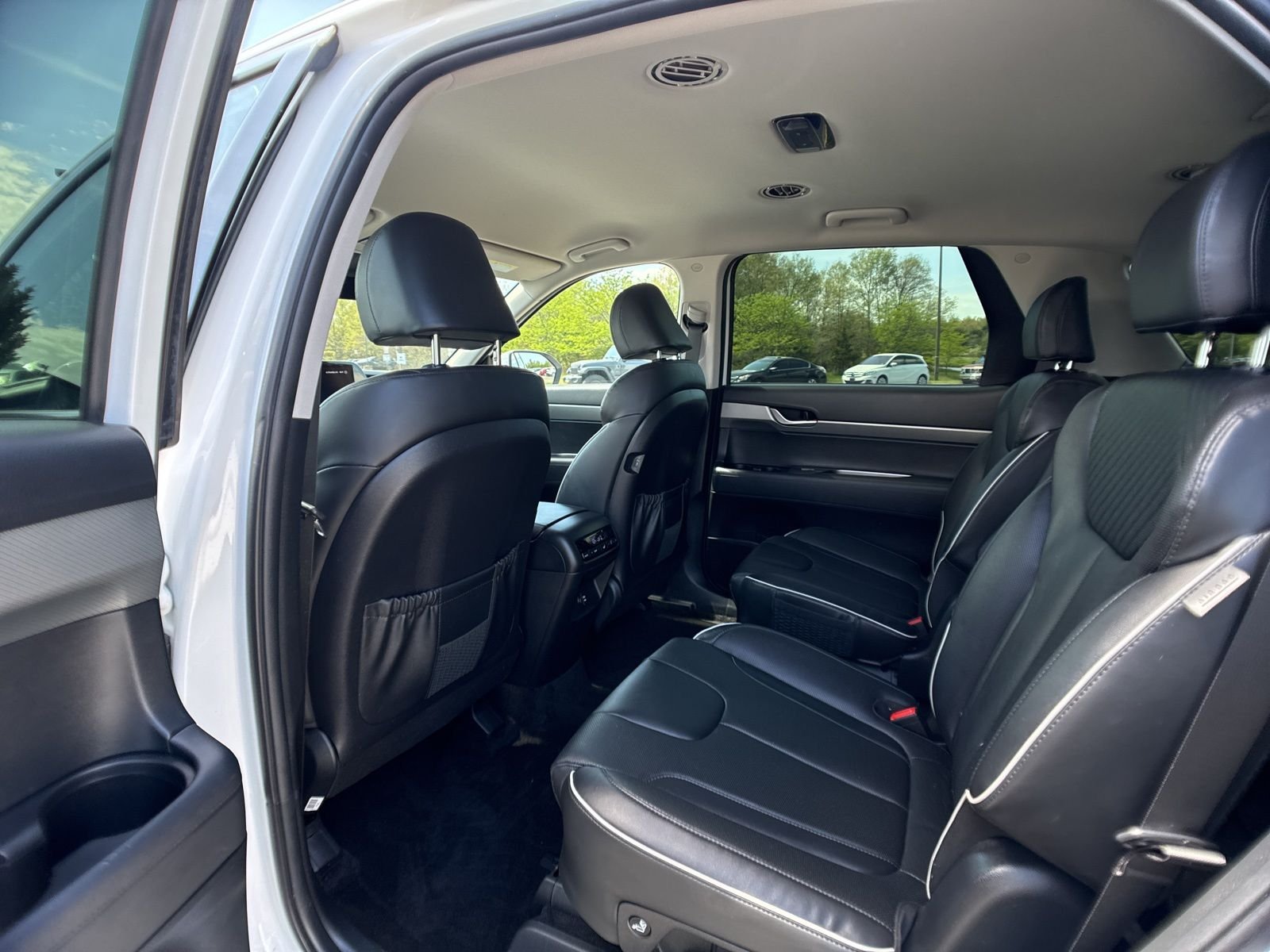 Used 2023 White Hyundai SEL image 7
