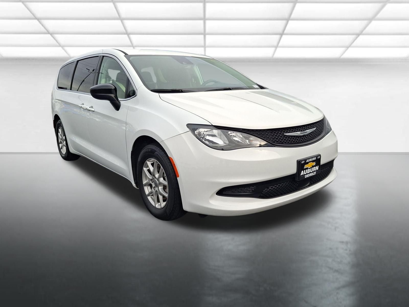 2024 Chrysler Voyager LX