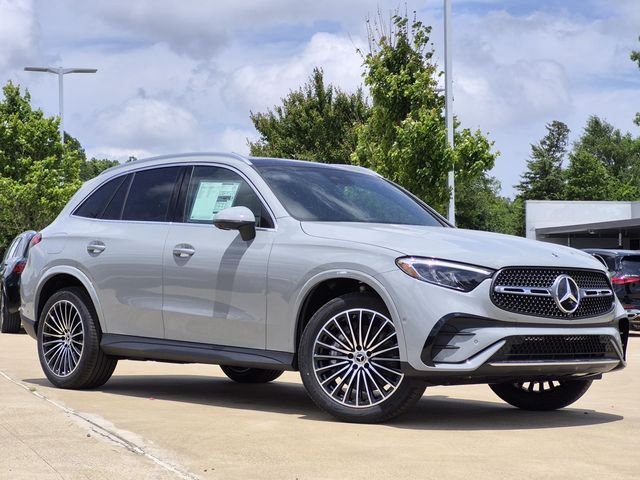 2026 Mercedes-Benz GLC GLC 300's photo