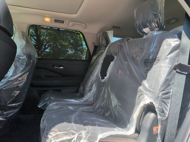New 2026 Everest White Pearl TriCoat Nissan SL image 21