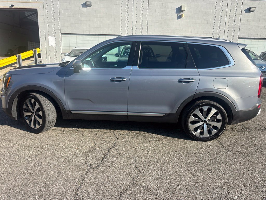 Used 2020 Silver Kia S image 3