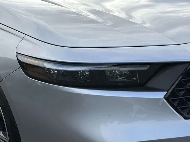 Certified Used 2025 Solar Silver Metallic Honda Sport image 9