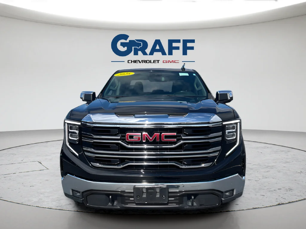 2025 GMC Sierra 1500 SLT - Photo 8