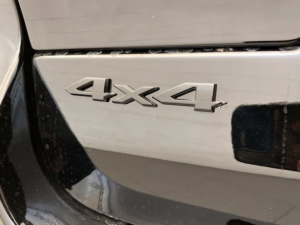 New 2027 High-Gloss Black Paint Jeep  image 5