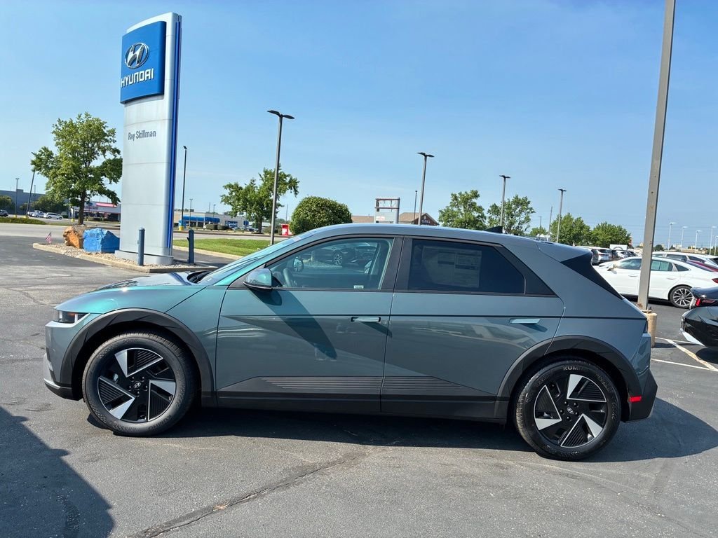 New 2026 Green Hyundai SE Standard Range image 4
