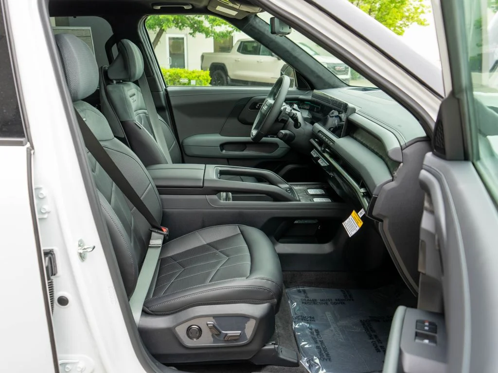 New 2027 Glacial White Pearl Kia X-Pro SX Prestige image 10