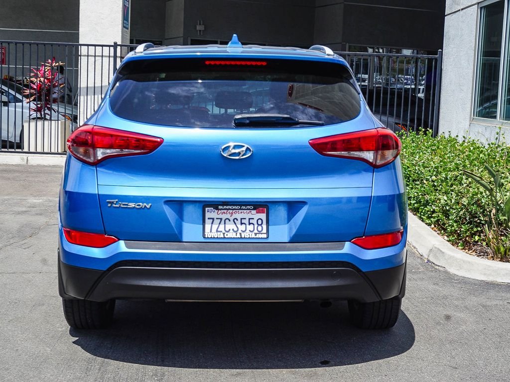 Used 2017 Blue Hyundai SE Plus image 5