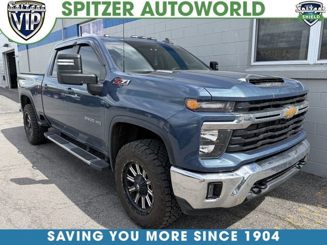 2024 Chevrolet Silverado HD LT 4WD Crew Cab Standard Box's photo