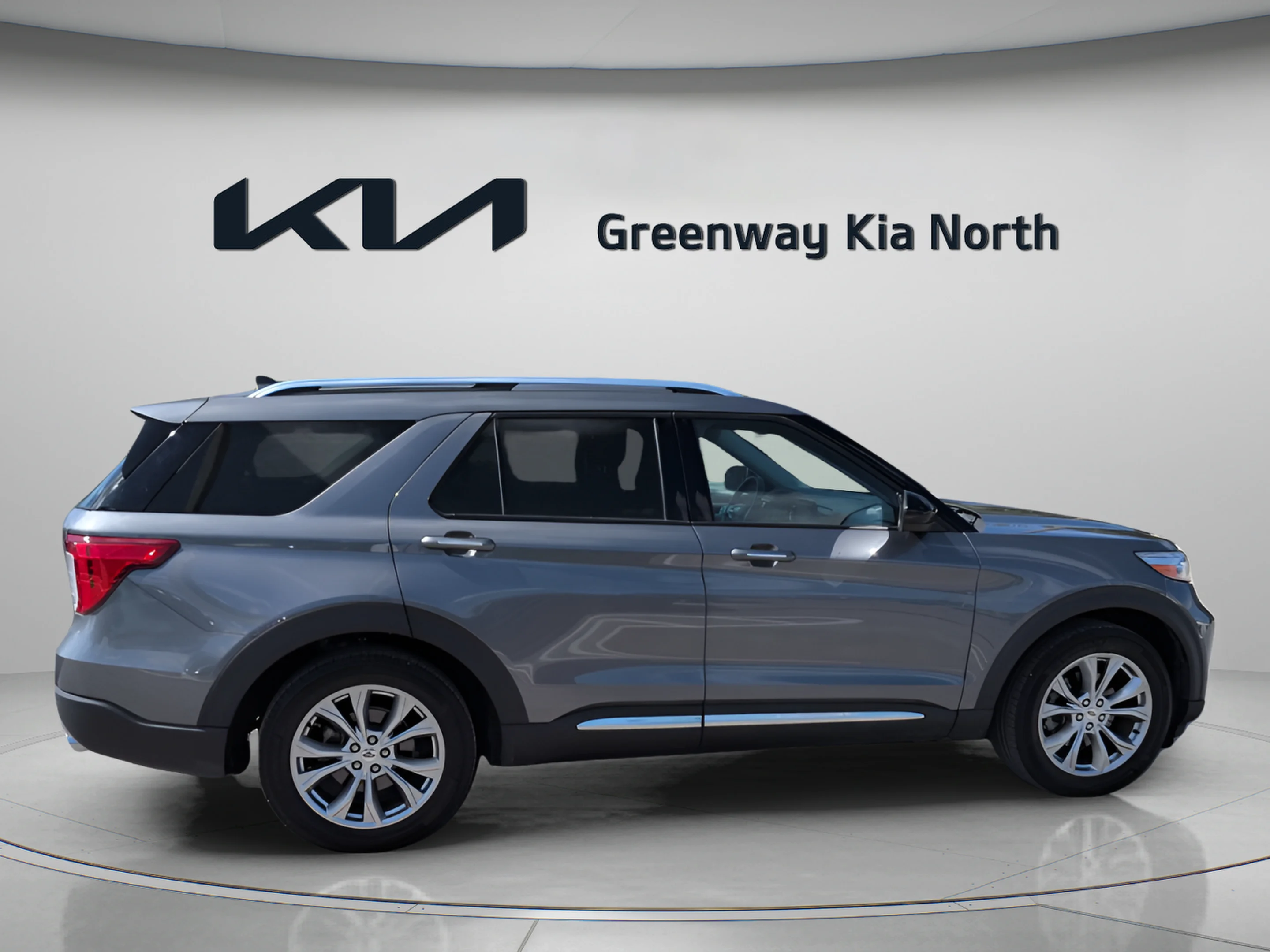 Used 2024 Gray Metallic Ford Limited image 9