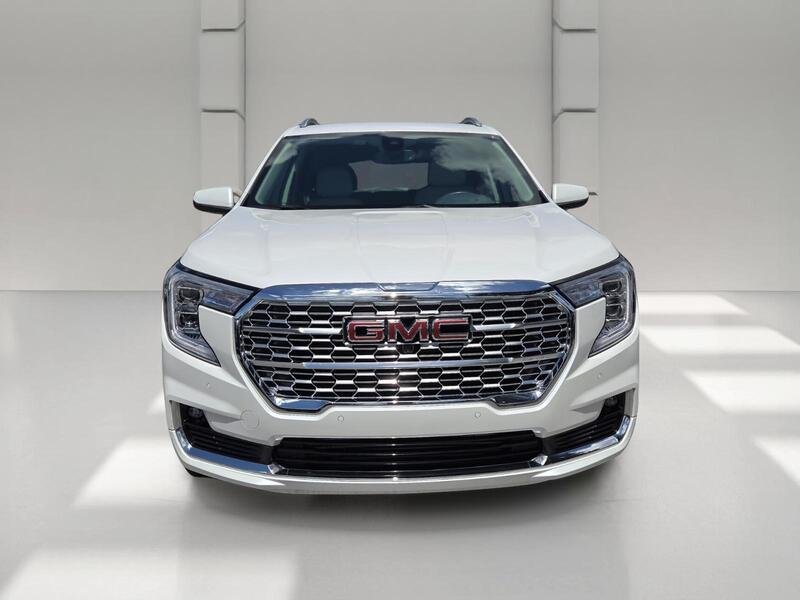 Used 2022 White Frost GMC AWD 4DR DENALI image 8