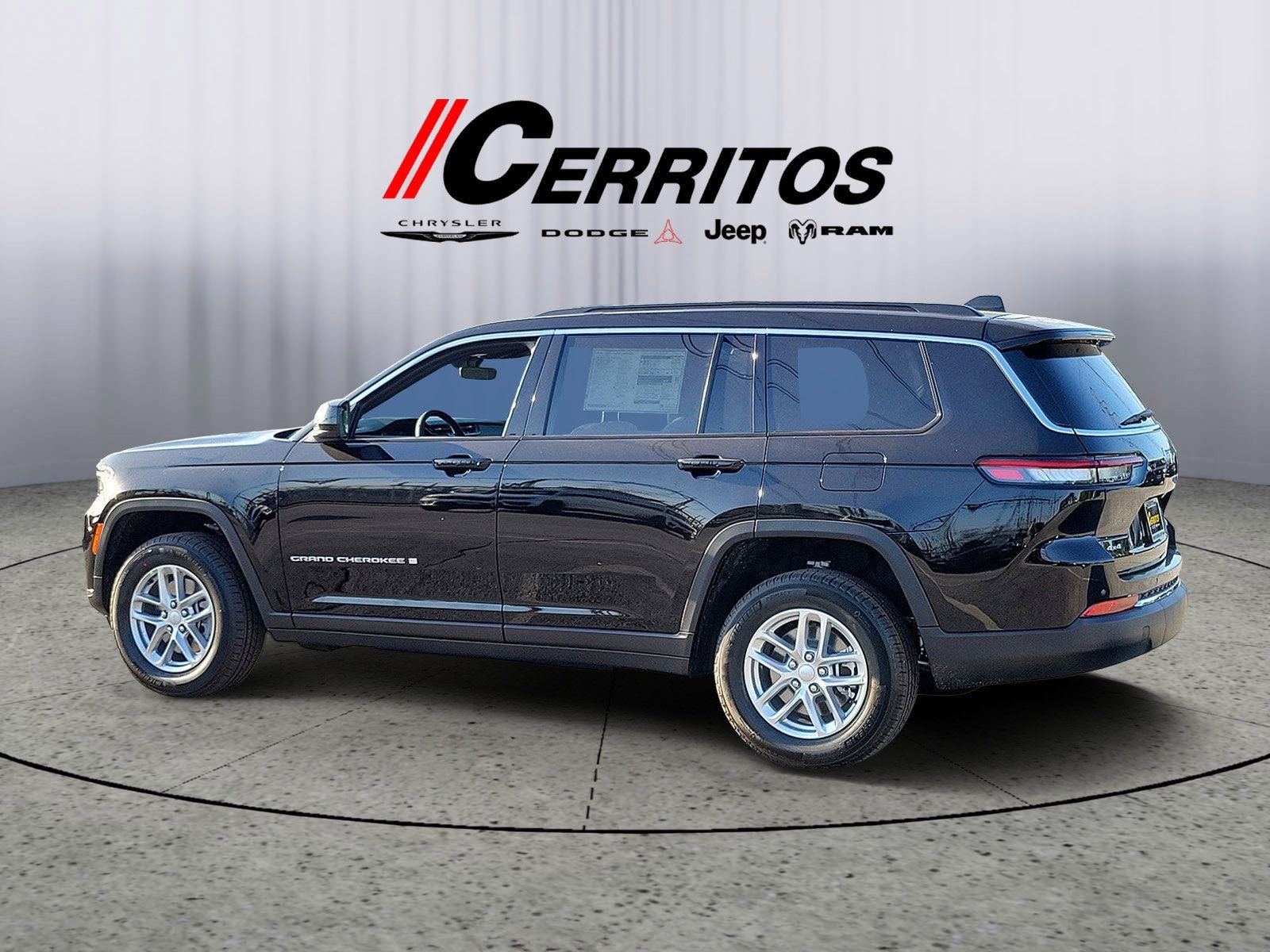 New 2026 Diamond Black Crystal Pearl-Coat Exterior Paint Jeep Laredo X image 2