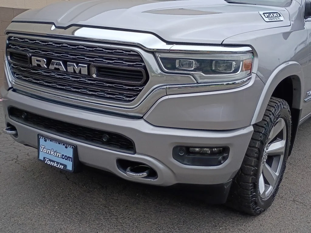 Used 2022 Billet Silver Metallic Clearcoat Ram Limited image 10